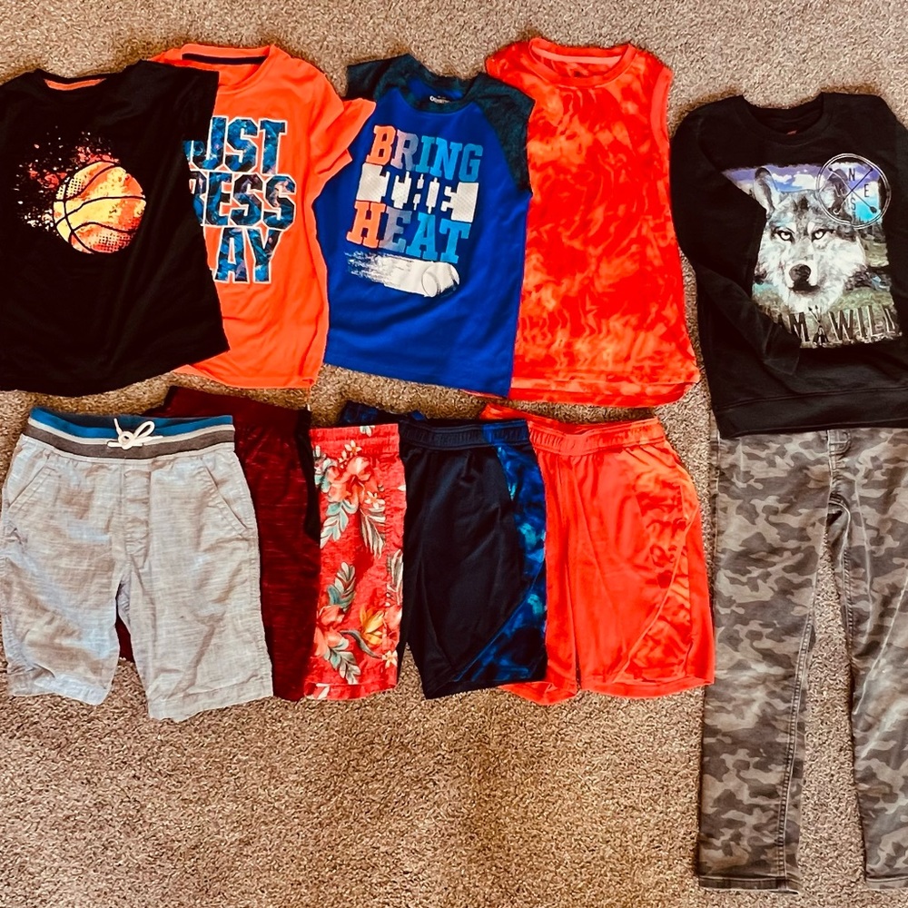 Excellent condition boys clothes size 8/10 I wanted to make sure whoever buying